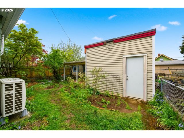 7135 Se GLADSTONE St, Portland, OR 97206