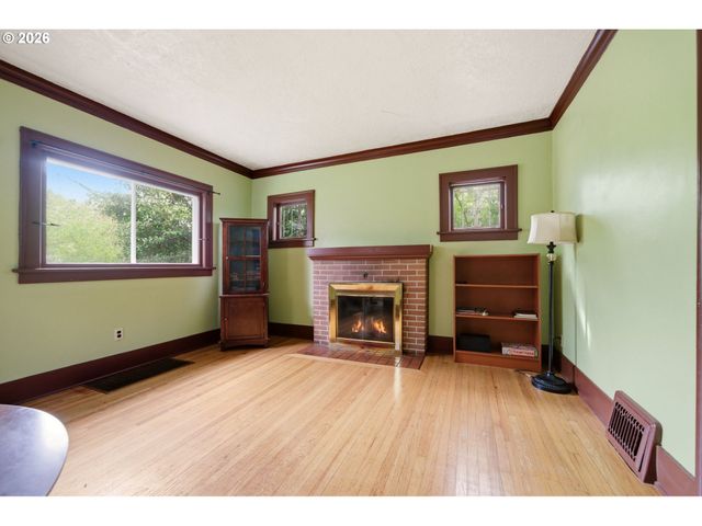 7135 Se GLADSTONE St, Portland, OR 97206