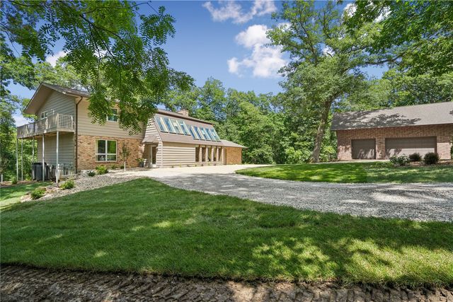 4408 NE Toad Rd, Iowa City, IA 52240