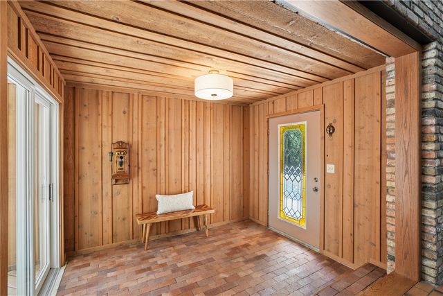 4408 NE Toad Rd, Iowa City, IA 52240