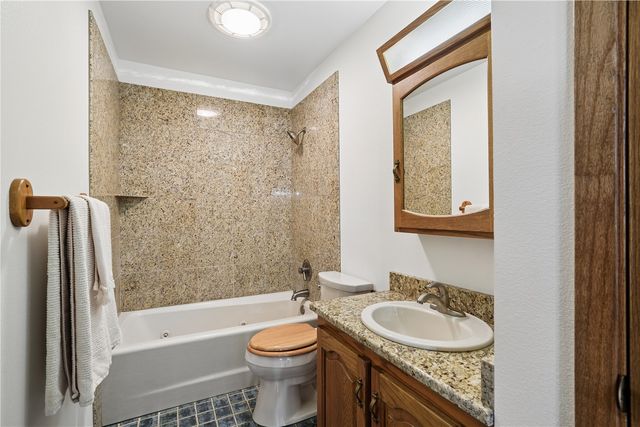4408 NE Toad Rd, Iowa City, IA 52240