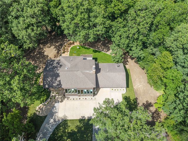 4408 NE Toad Rd, Iowa City, IA 52240