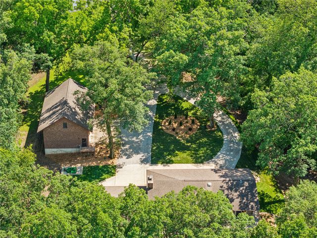 4408 NE Toad Rd, Iowa City, IA 52240