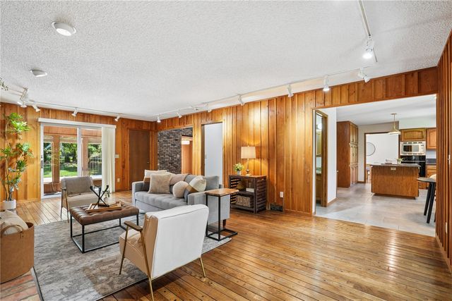 4408 NE Toad Rd, Iowa City, IA 52240