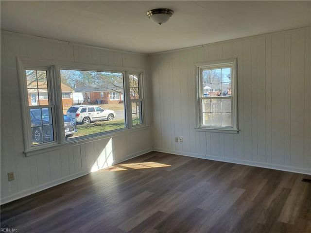 307 Dover RD, Hampton, VA 23666