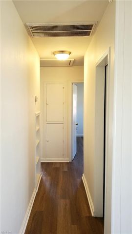 307 Dover RD, Hampton, VA 23666