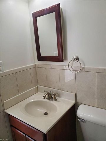 307 Dover RD, Hampton, VA 23666