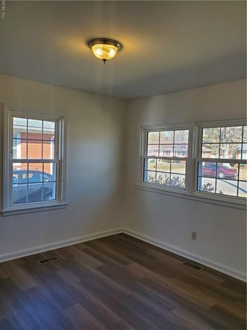 307 Dover RD, Hampton, VA 23666