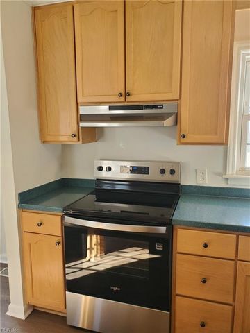 307 Dover RD, Hampton, VA 23666