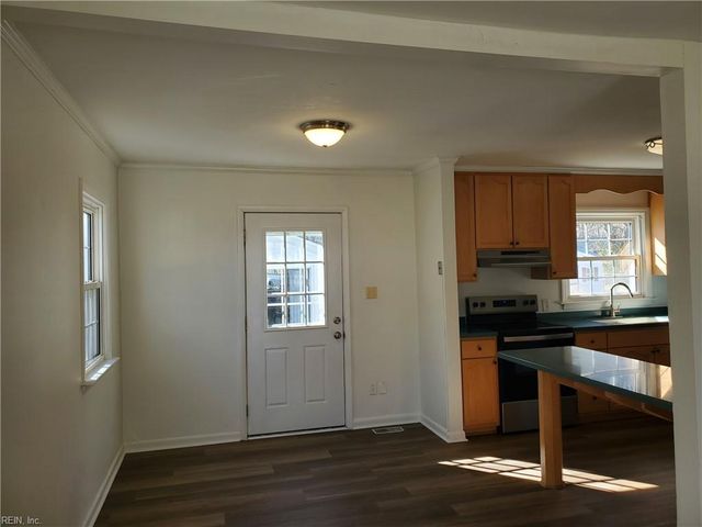 307 Dover RD, Hampton, VA 23666