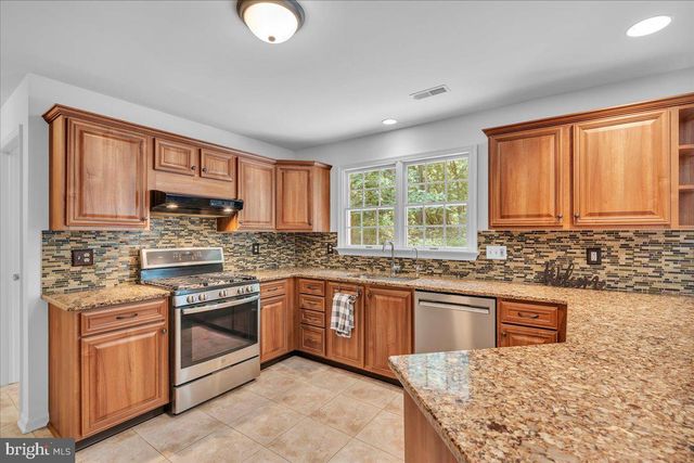 32 CONSTITUTION DR, Southampton, NJ 08088