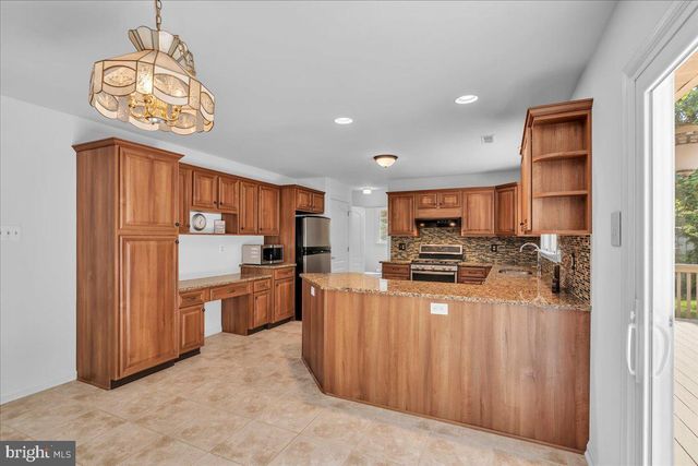 32 CONSTITUTION DR, Southampton, NJ 08088