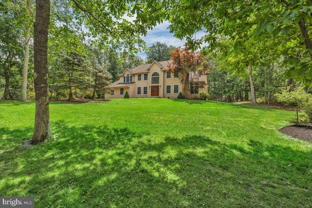 32 CONSTITUTION DR, Southampton, NJ 08088