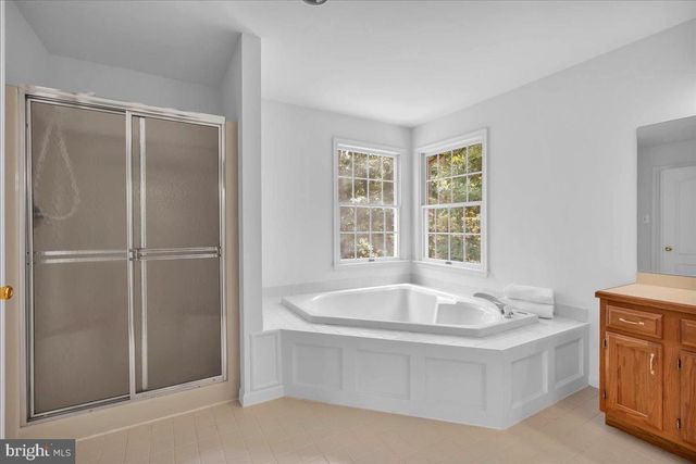 32 CONSTITUTION DR, Southampton, NJ 08088