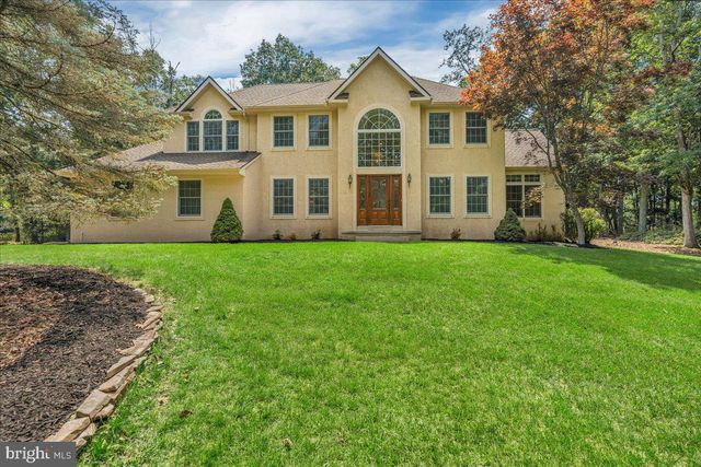 32 CONSTITUTION DR, Southampton, NJ 08088