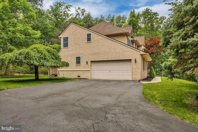 32 CONSTITUTION DR, Southampton, NJ 08088