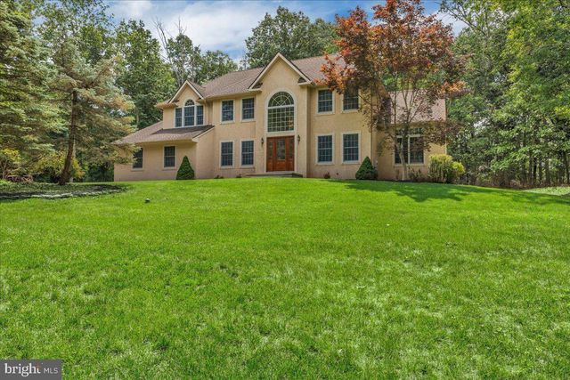 32 CONSTITUTION DR, Southampton, NJ 08088
