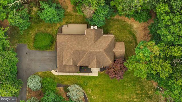 32 CONSTITUTION DR, Southampton, NJ 08088