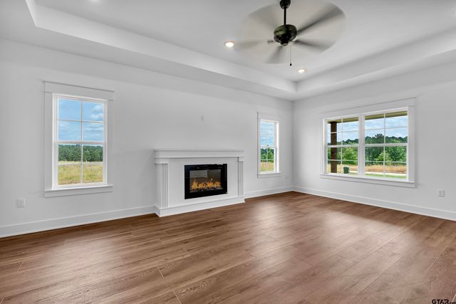 470 E Cupit Way, Gladewater, TX 75647