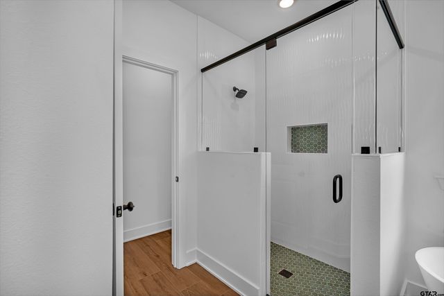 470 E Cupit Way, Gladewater, TX 75647