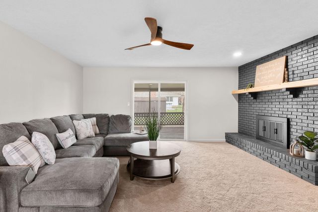 3643 W State Street, Springfield, MO 65802