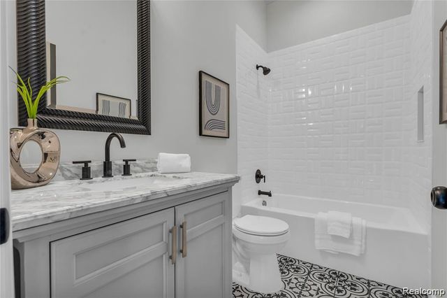 1876 Mckinley Street, Wyandotte, MI 48192