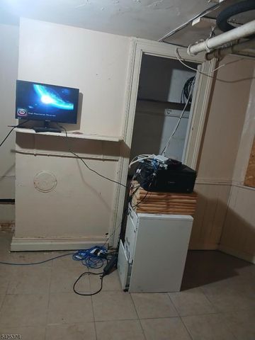 19 Stevens Ave, Jersey City, NJ 07305