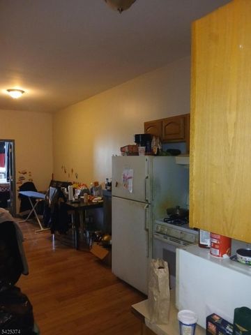 19 Stevens Ave, Jersey City, NJ 07305