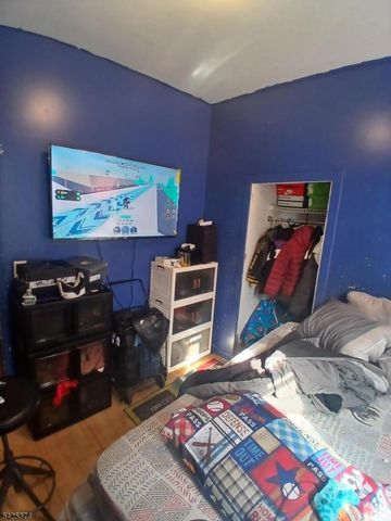 19 Stevens Ave, Jersey City, NJ 07305