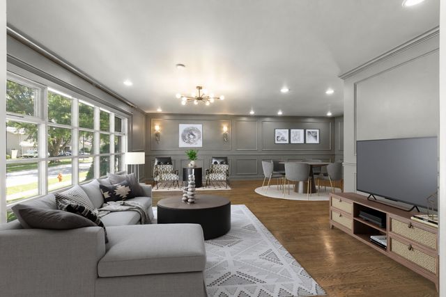 212 Tamarack Avenue, Naperville, IL 60540