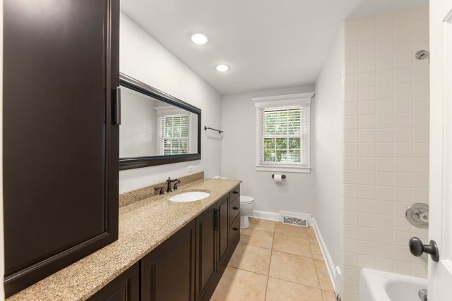 212 Tamarack Avenue, Naperville, IL 60540
