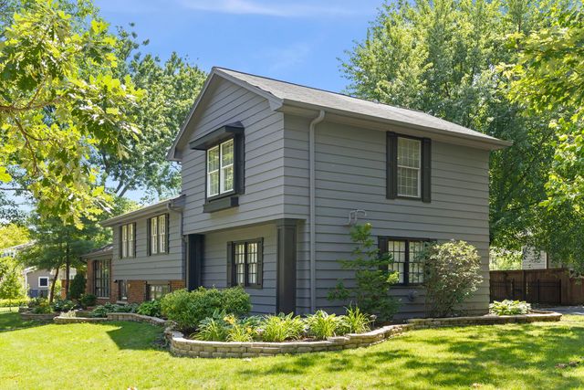 212 Tamarack Avenue, Naperville, IL 60540