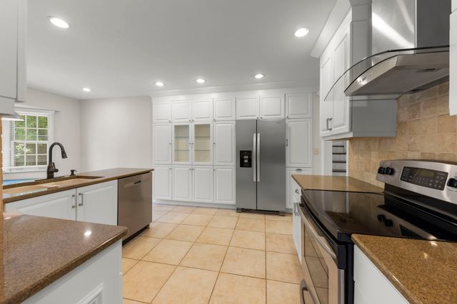 212 Tamarack Avenue, Naperville, IL 60540
