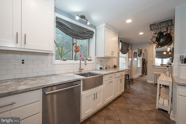 405 BERKLEY RD, Haverford, PA 19041