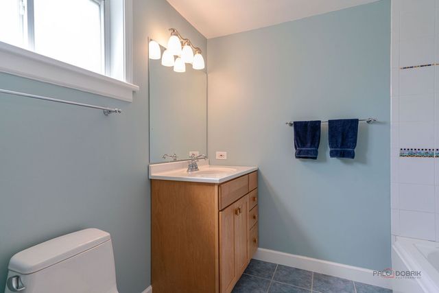 225 Stratford Road, Des Plaines, IL 60016