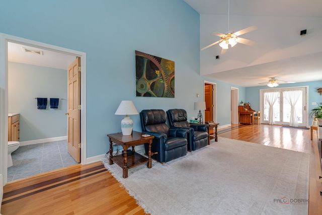 225 Stratford Road, Des Plaines, IL 60016