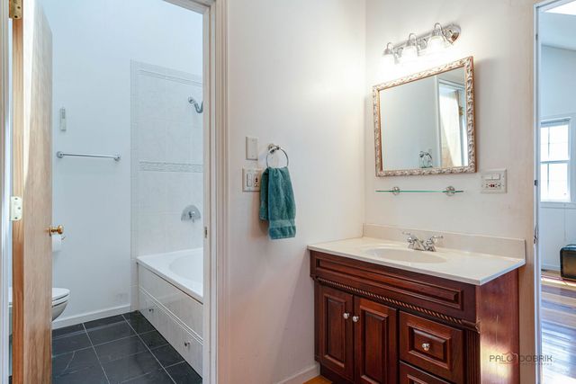 225 Stratford Road, Des Plaines, IL 60016