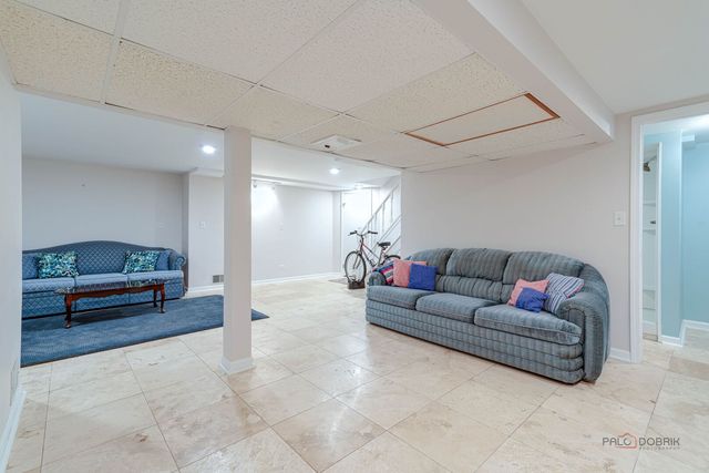 225 Stratford Road, Des Plaines, IL 60016
