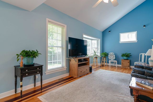 225 Stratford Road, Des Plaines, IL 60016