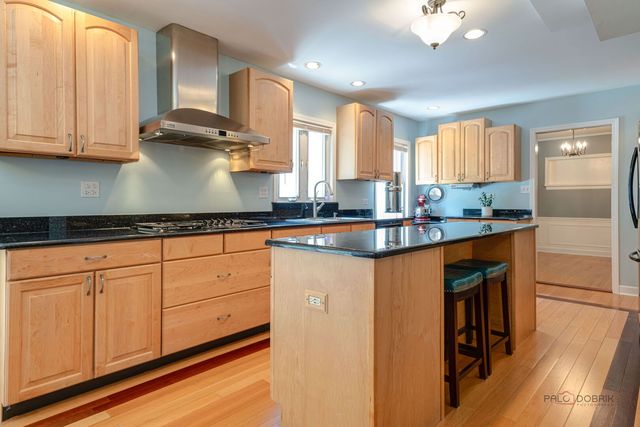 225 Stratford Road, Des Plaines, IL 60016