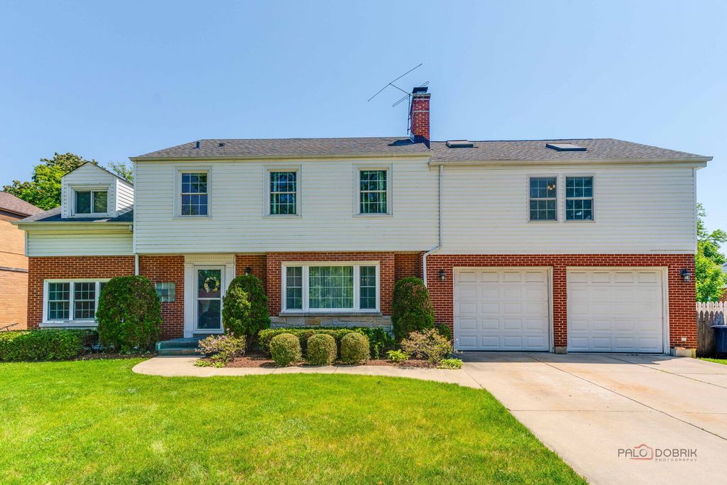 225 Stratford Road, Des Plaines, IL 60016