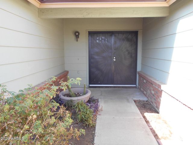 6532 W LUPINE Avenue, Glendale, AZ 85304