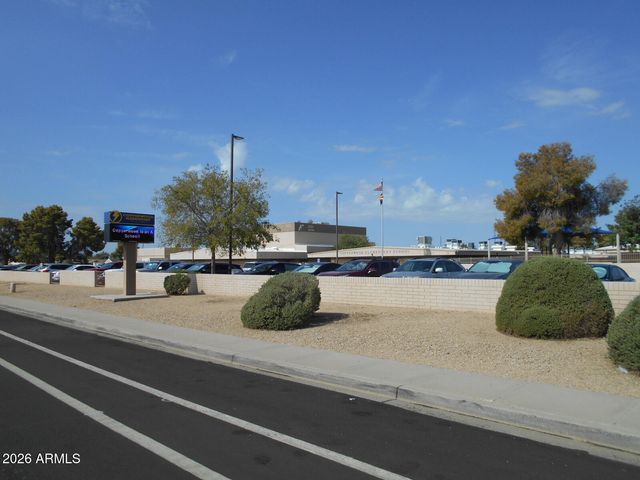 6532 W LUPINE Avenue, Glendale, AZ 85304