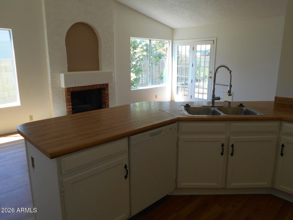 6532 W LUPINE Avenue, Glendale, AZ 85304 — photo 5