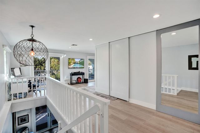 1050 NE 33rd Street, Oakland Park, FL 33334