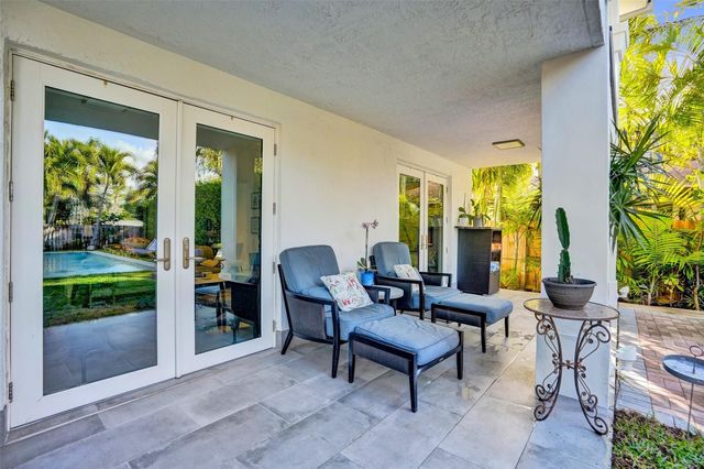 1050 NE 33rd Street, Oakland Park, FL 33334