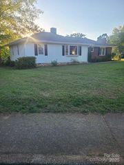 520 Lucerne Drive, Spartanburg, SC 29302