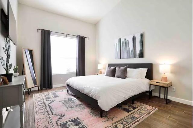 15624 S 15th Place, Phoenix, AZ 85048
