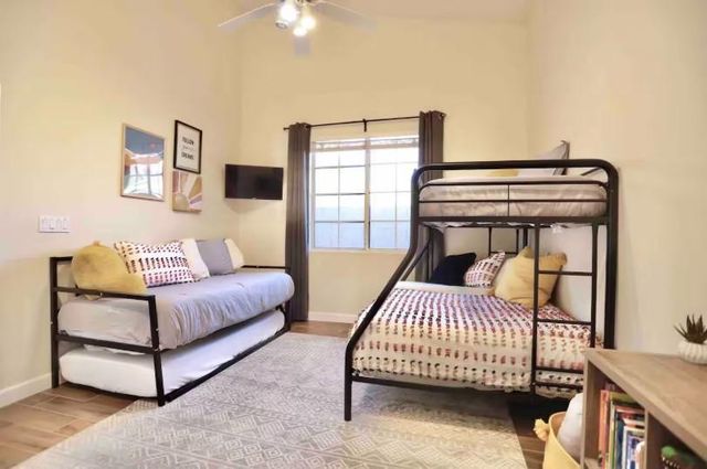 15624 S 15th Place, Phoenix, AZ 85048