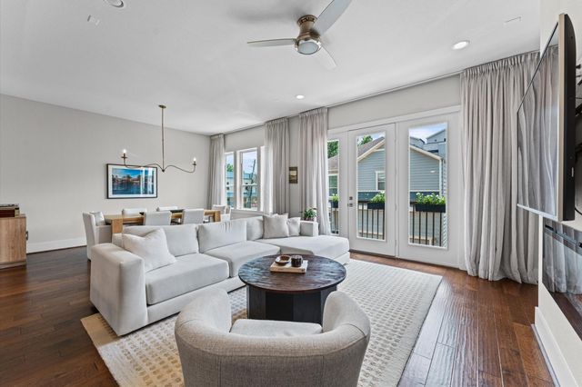 910 W 18th Street B, Houston, TX 77008